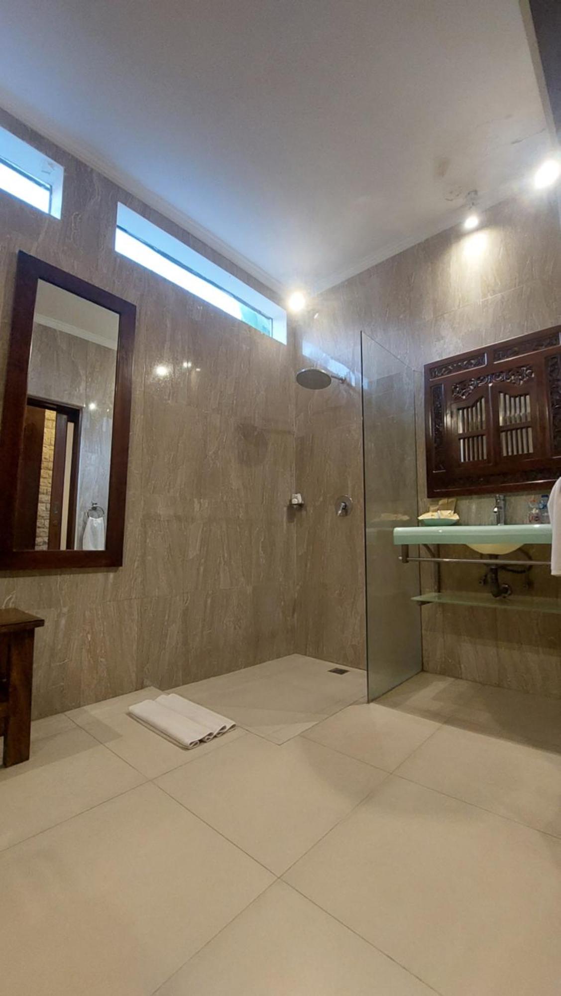 Villa Heliconia Seminyak Chambre photo